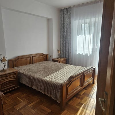 Location d’un appartement confortable de 3 pièces, 75 m², dans le quartier Zona Stadion, Constanța, Roumanie